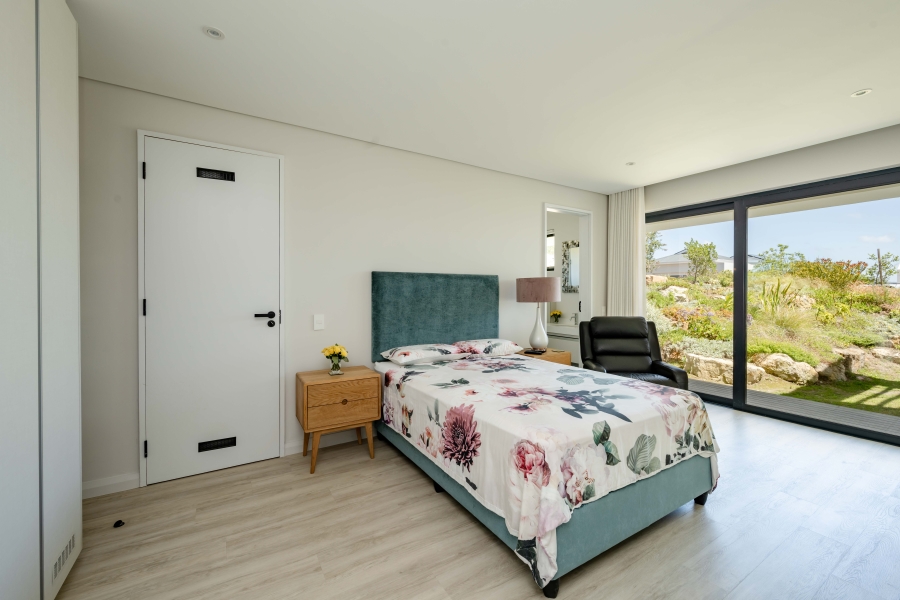 4 Bedroom Property for Sale in Brackenridge Western Cape